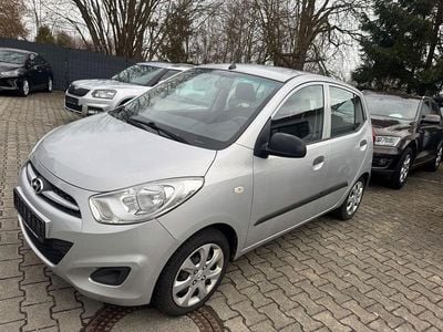 Gebraucht Hyundai i10 Edition 69 PS (50 kW) 2013 Silber Kleinwagen