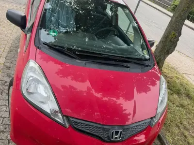 Gebraucht Honda Jazz 90 PS (66 kW) 2011 Rot Kleinwagen