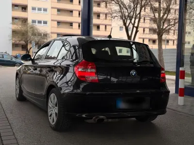 Gebraucht BMW 116 122 PS (89 kW) 2007 Schwarz Kleinwagen
