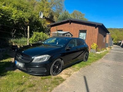 Begagnad Mercedes 180 109 HK (80 kW) 2012 Svart Sedan