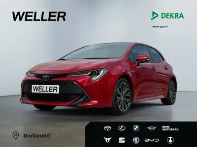 Gebraucht Toyota Corolla Club 122 PS (89 kW) 2019 Rot Limousine