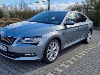 Gebraucht Skoda Superb Style 150 PS (110 kW) 2016 Grau Limousine