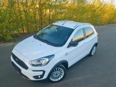 Gebraucht Ford Ka Plus Active 85 PS (62 kW) 2018 Weiß Kleinwagen