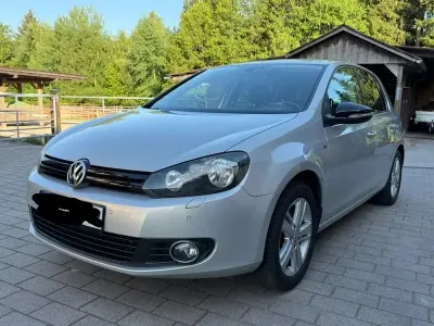 Gebraucht VW Golf VII Match 105 PS (77 kW) 2012 Silber Limousine