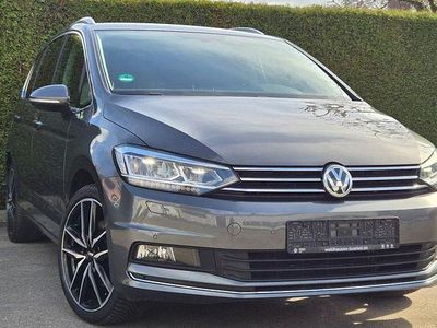 Gebraucht VW Touran Highline 150 PS (110 kW) 2017 Grau Van / Kleinbus