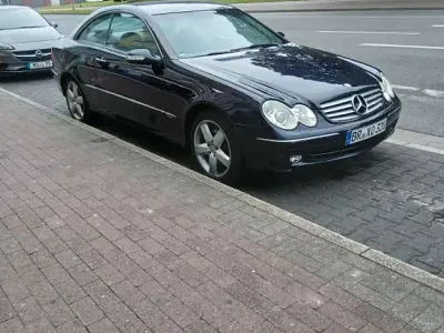 Gebraucht Mercedes CLK320 Elegance 218 PS (160 kW) 2004 Blau