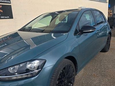 Gebraucht VW Golf VII IQ Drive 150 PS (110 kW) 2019 Blau Limousine