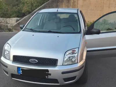 Gebraucht Ford Fusion Ambiente 80 PS (58 kW) 2002 Silber Kleinwagen