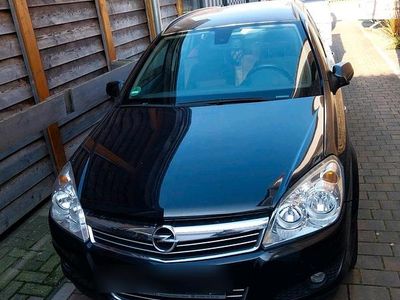 Gebraucht Opel Astra 116 PS (85 kW) 2010 Schwarz Kombi