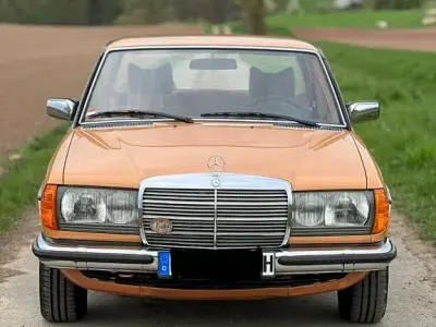 Gebraucht Mercedes 280 177 PS (130 kW) 1976 Orange Limousine