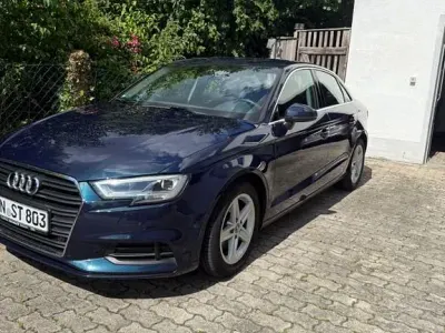 Gebraucht Audi A3 Sport 190 PS (139 kW) 2019 Blau Limousine