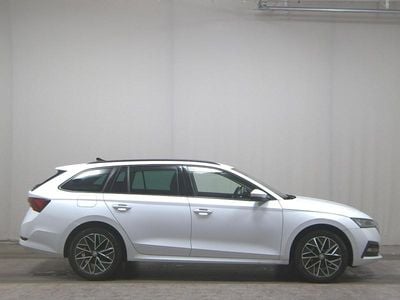 Weiss Gebraucht 2022 Skoda Octavia Ambition Kombi | 14.680 € (Guter Preis)