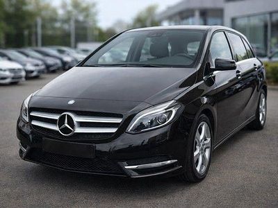 Gebraucht Mercedes B180 122 PS (89 kW) 2012 Schwarz metallic Kleinwagen
