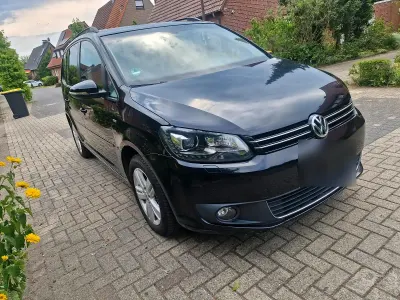 Gebraucht VW Touran 140 PS (102 kW) 2013 Schwarz Van / Kleinbus