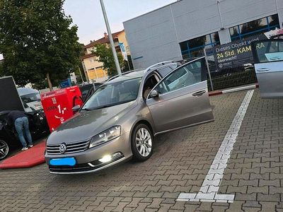 Gebraucht VW Passat 140 PS (102 kW) 2012 Gold Kombi