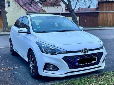 Gebraucht Hyundai i20 84 PS (61 kW) 2019 Weiß Kleinwagen