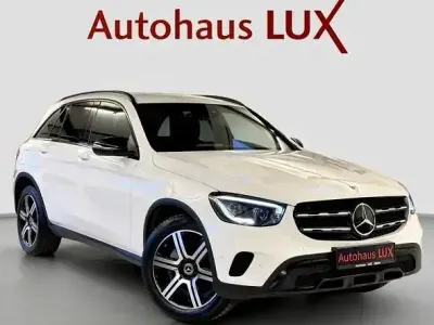 Używany Mercedes GLC220 Night 194 KM (142 kW) 2020 Biały SUV