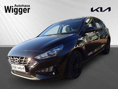Gebraucht Hyundai i30 Edition 30 120 PS (88 kW) 2021 Schwarz Limousine