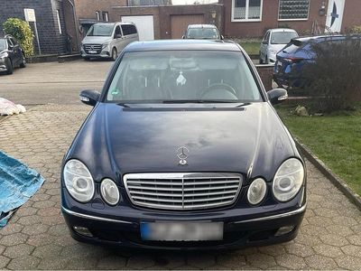 Gebraucht Mercedes E240 177 PS (130 kW) 2002 Blau Limousine