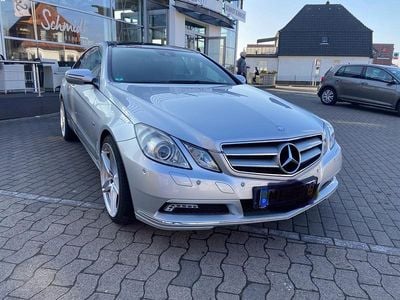 Gebraucht Mercedes E350 231 PS (169 kW) 2009 Silber Coupé