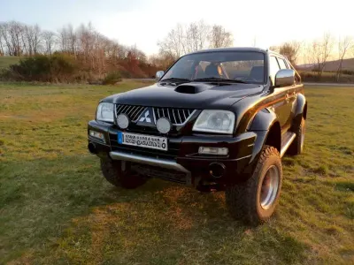 Begagnad Mitsubishi L200 Top 99 HK (72 kW) 1997 Svart Pickup