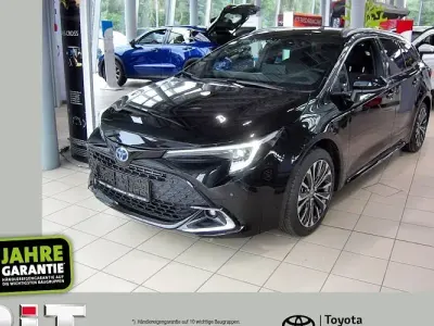 Neu Toyota Corolla 180 PS (132 kW) 2026 Grau Kombi