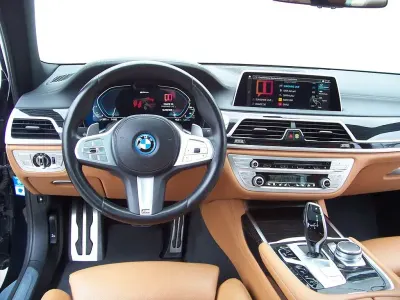 Używany BMW 745e M Sport 394 KM (289 kW) 2022 Czarny Sedan/Limuzyna