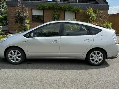 Gebraucht Toyota Prius Sol 111 PS (81 kW) 2008 Silber Kleinwagen