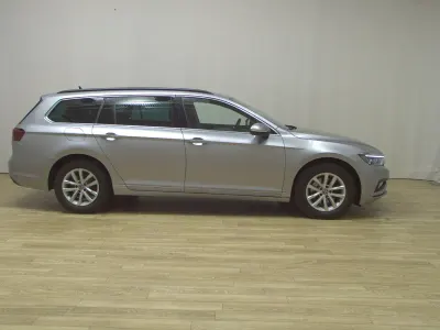Gebraucht VW Passat Pro 150 PS (110 kW) 2022 Silber Kombi