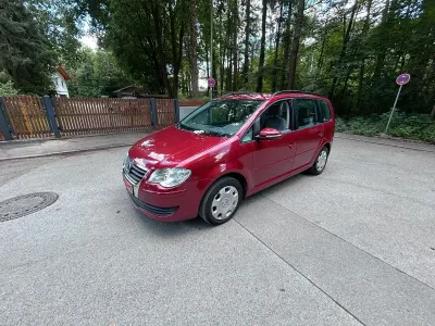 Gebraucht VW Touran Trendline 140 PS (102 kW) 2009 Rot Van / Kleinbus