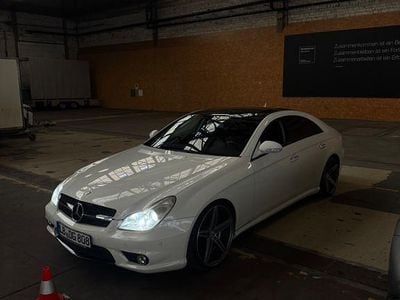 Usata Mercedes CLS500 387 CV (284 kW) 2007 Bianco Coupé