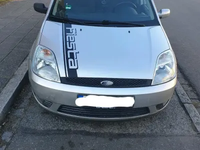 Gebraucht Ford Fiesta 82 PS (60 kW) 2004 Silber Kleinwagen