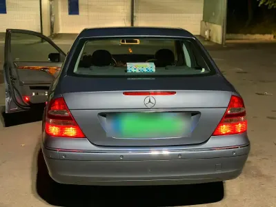 Gebraucht Mercedes E280 Elegance 177 PS (130 kW) 2004 Andere farben Limousine