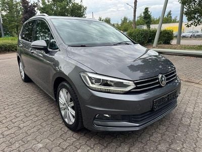 Grau Gebraucht 2018 VW Touran Highline Van / Kleinbus | 16.490 € (Guter Preis)