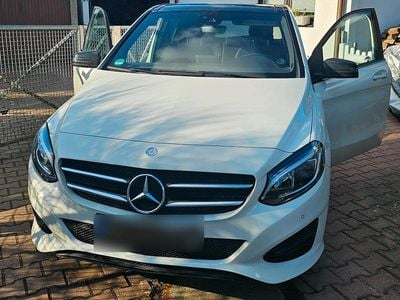 Gebraucht Mercedes B180 109 PS (80 kW) 2015 Weiß Van / Kleinbus