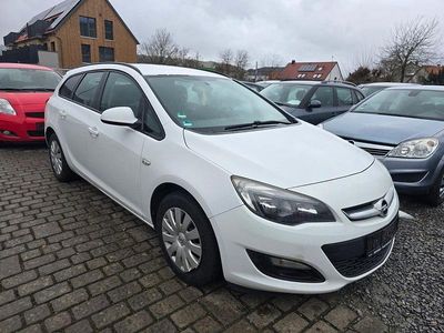 Gebraucht Opel Astra 101 PS (74 kW) 2012 Weiß Kombi