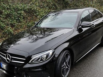 Schwarz Gebraucht 2017 Mercedes C250 AMG line Limousine | 22.900 € (Fairer Preis)