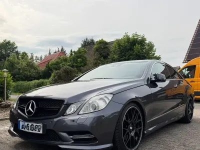 Gebraucht Mercedes E350 265 PS (194 kW) 2013 Grau Coupé