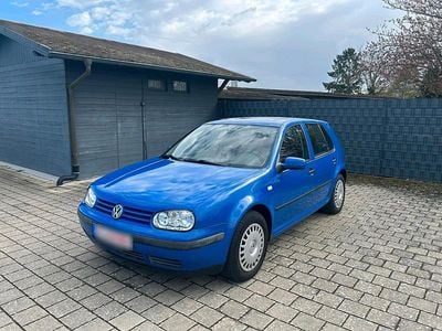 Usata VW Golf IV 75 CV (55 kW) 1998 Blu Utilitaria