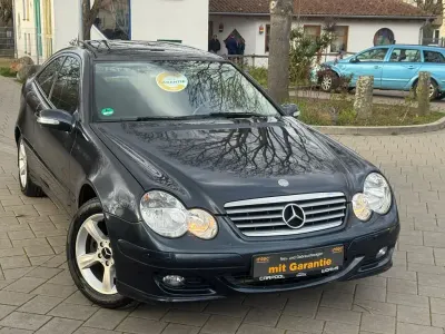 Gebraucht Mercedes C320 Elegance 218 PS (160 kW) 2005 Blau Coupé