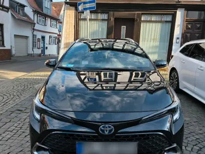 Gebraucht Toyota Corolla Team 152 PS (111 kW) 2024 Schwarz Kombi