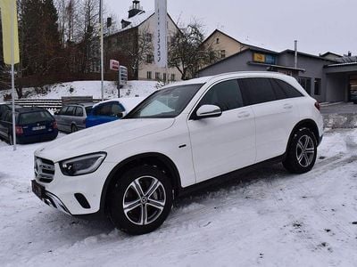 Polarweiss (metallic) Gebraucht 2021 Mercedes GLC300e SUV | 34.450 € (Fairer Preis)
