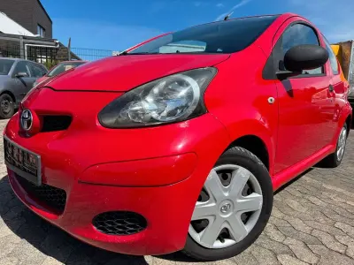 Gebraucht Toyota Aygo 68 PS (50 kW) 2010 Rot Kleinwagen