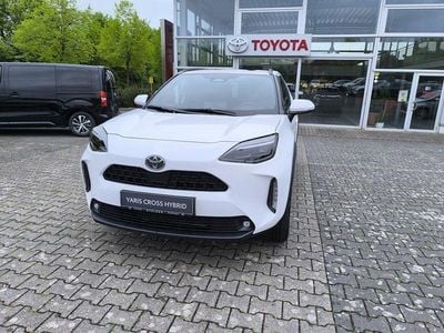 Neu Toyota Yaris Cross 131 PS (96 kW) 2025 Weiß SUV