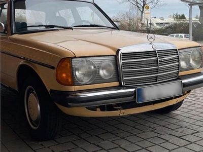 Gebraucht Mercedes E200 60 PS (44 kW) 1984 Gelb Limousine