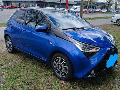 Gebraucht Toyota Aygo X-clusiv 72 PS (52 kW) 2019 Blau Kleinwagen