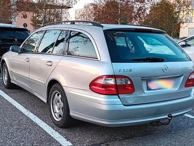 Mercedes E200