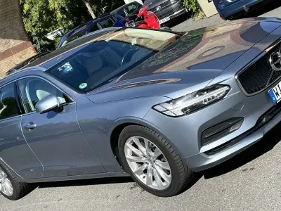 Gebraucht Volvo V90 Momentum 250 PS (183 kW) 2018 Blau Kombi