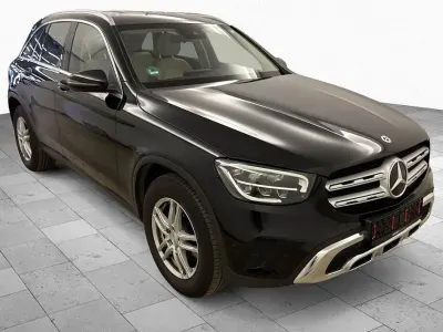 Gebraucht Mercedes GLC200 197 PS (144 kW) 2021 Schwarz/baltic black SUV
