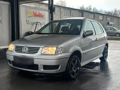 Gebraucht VW Polo 50 PS (36 kW) 2001 Silber Kleinwagen